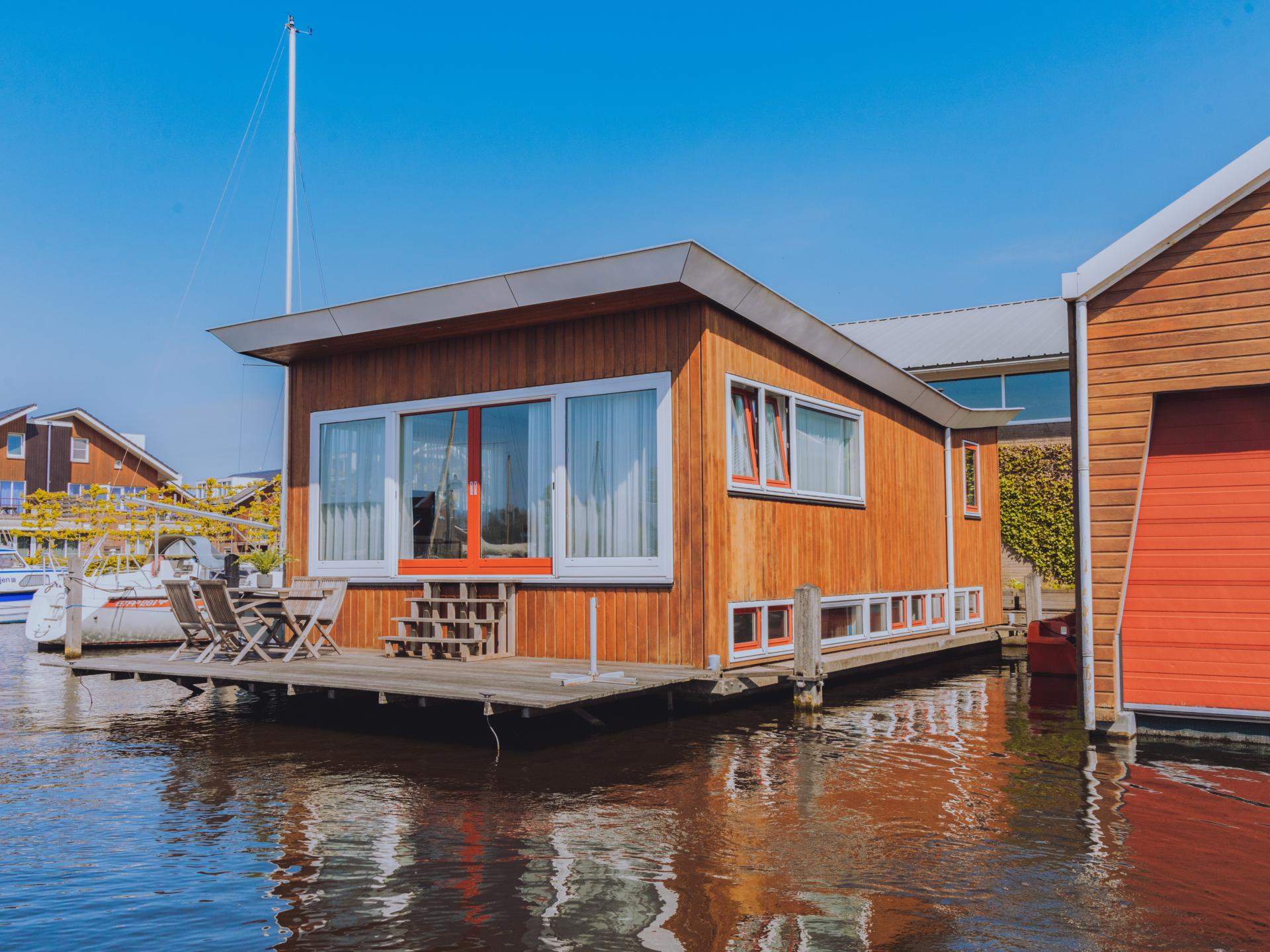 Centrale woonark, bij strand en grote steden