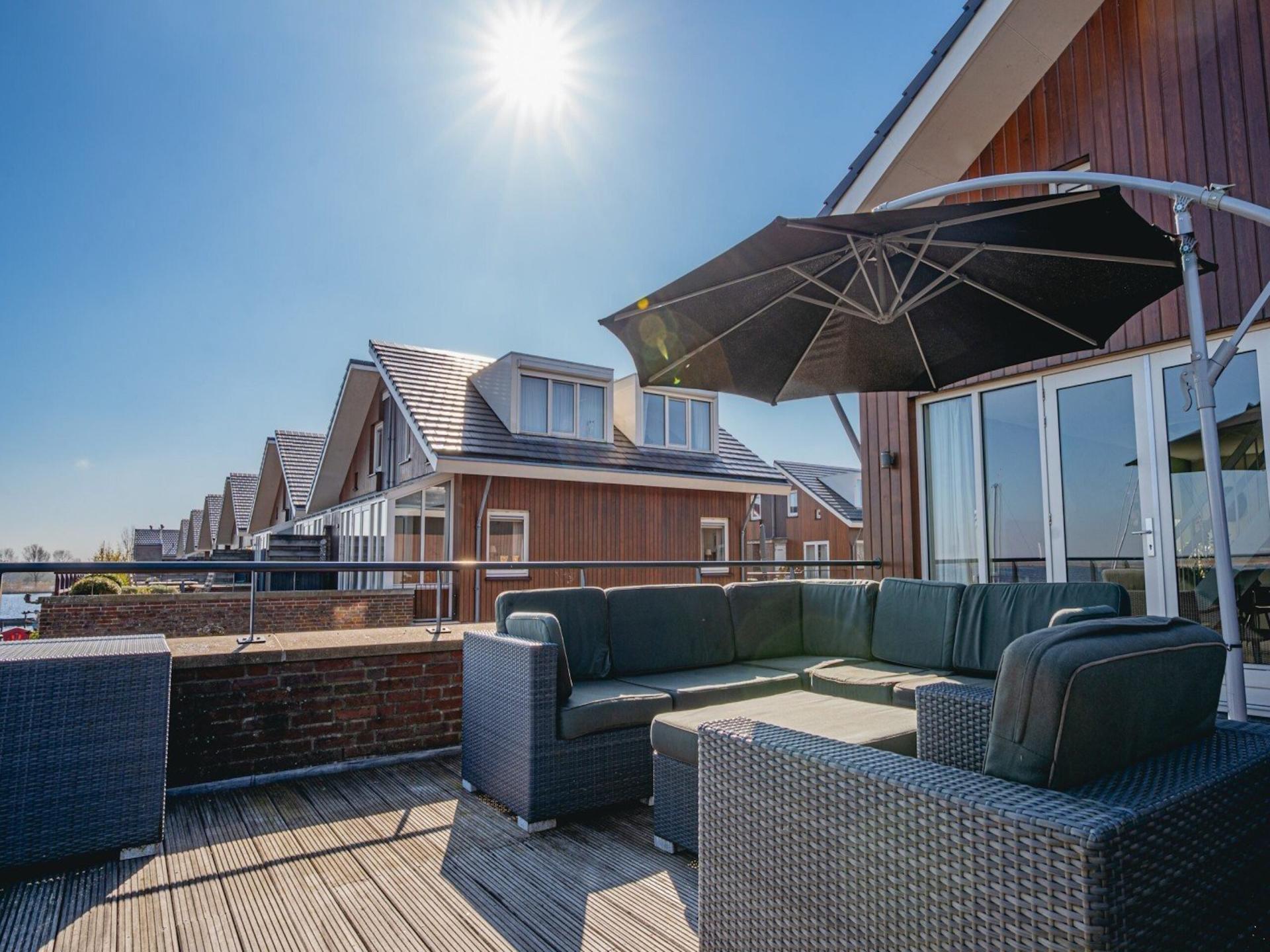 Modern appartement met vrij zicht over het water