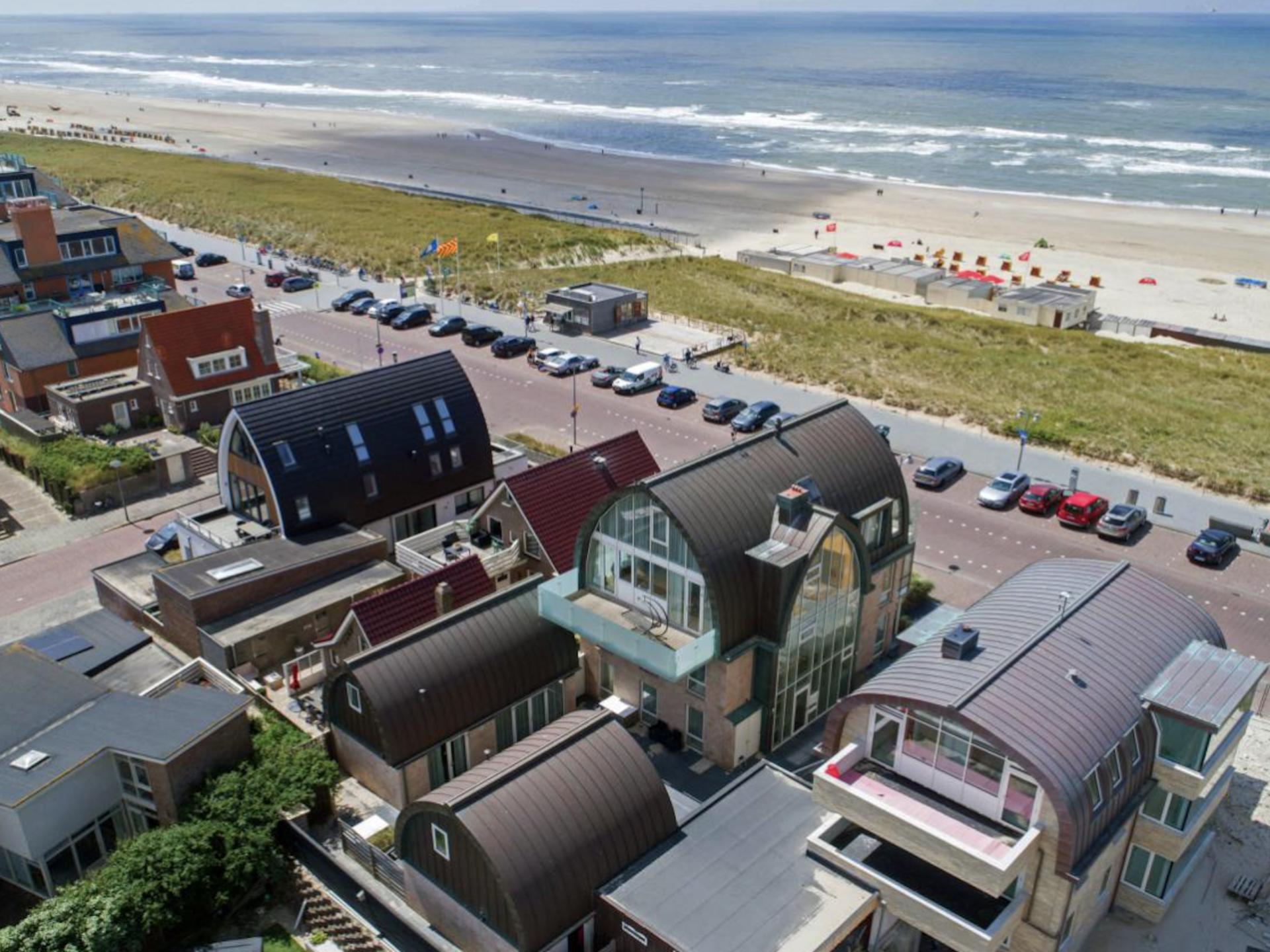 Appartement met balkon vlak bij de zee