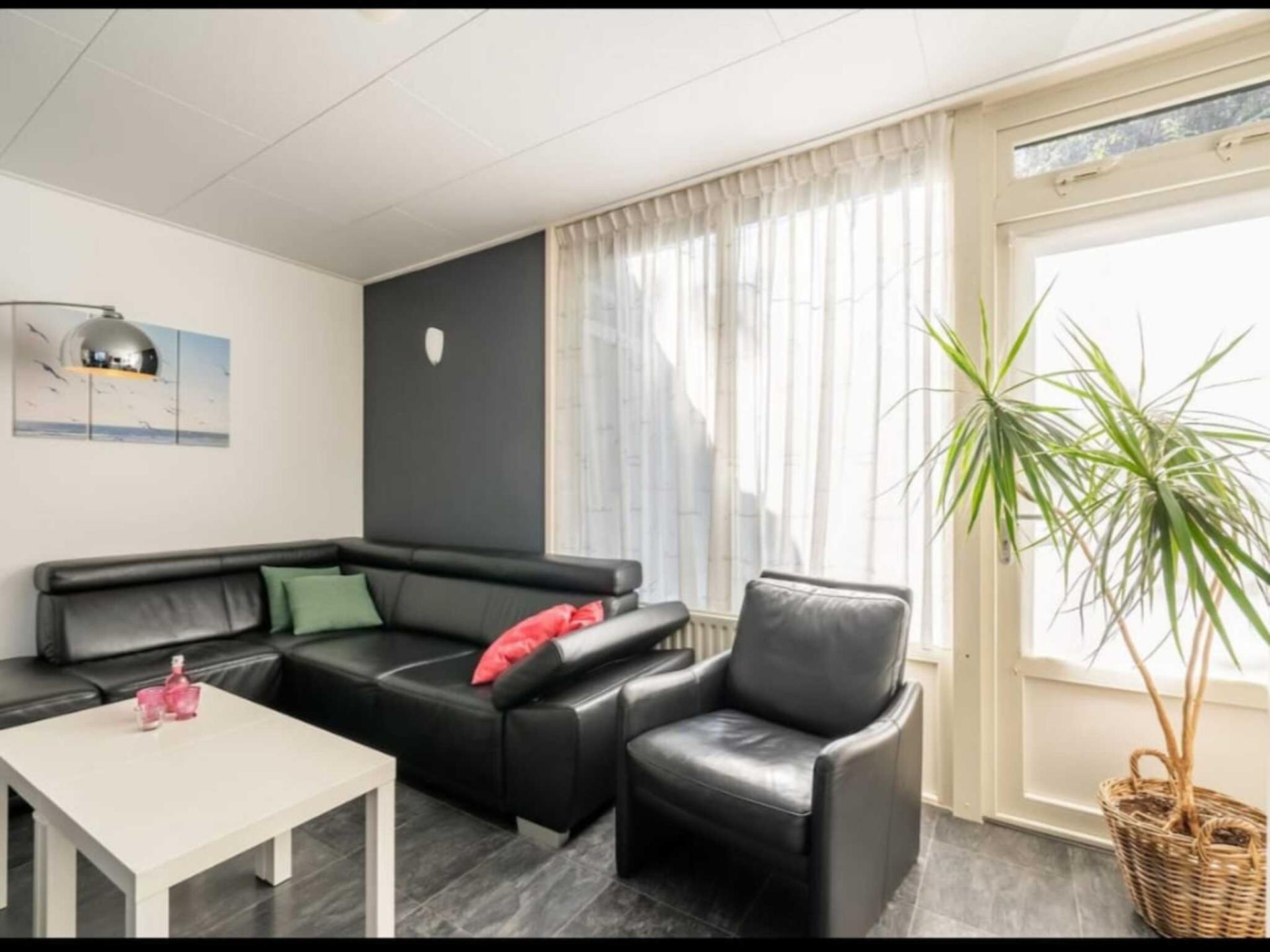 Smaakvol vakantiehuis op park met zwembad