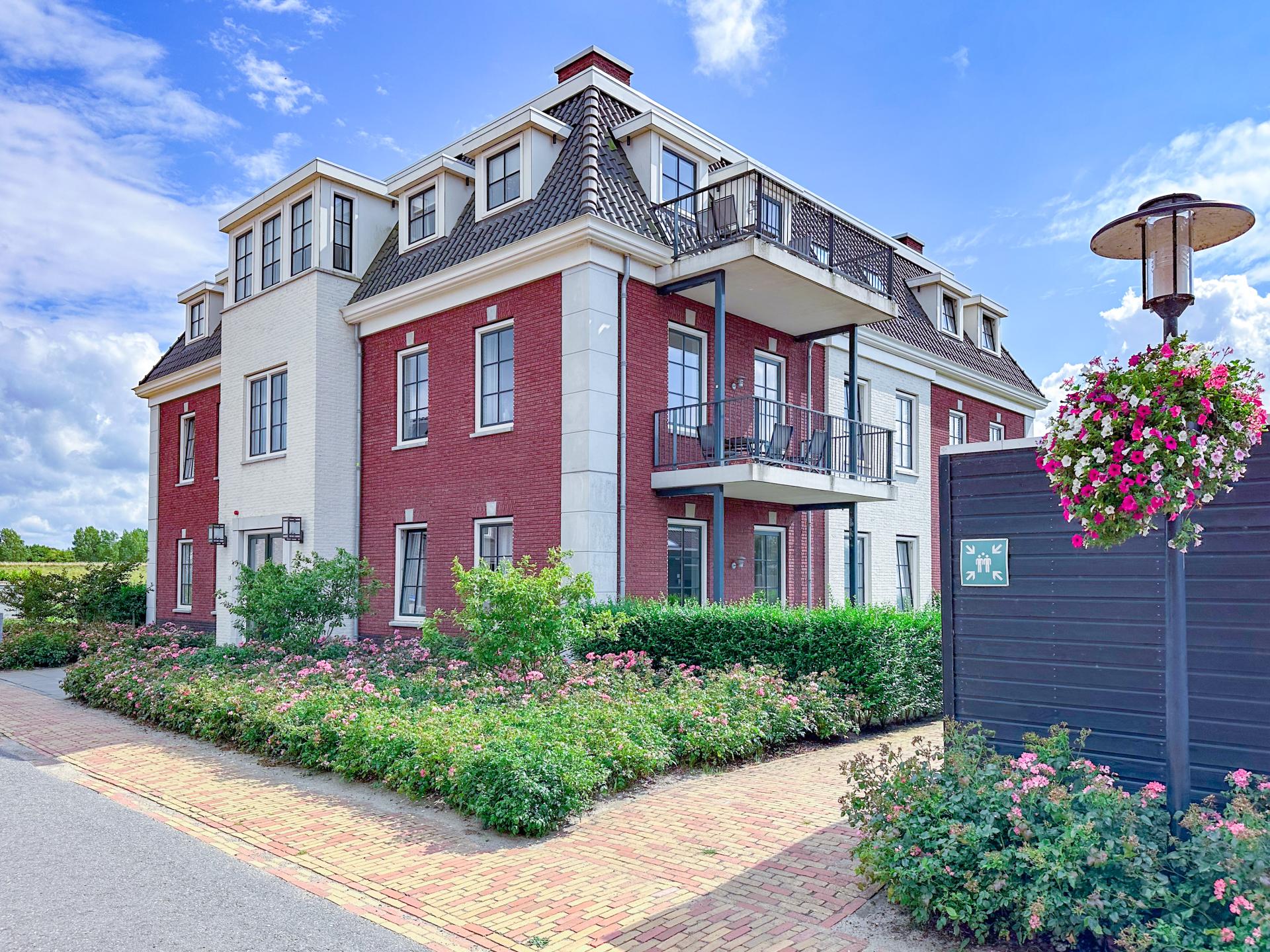 Groot appartement op de begane grond met tuin