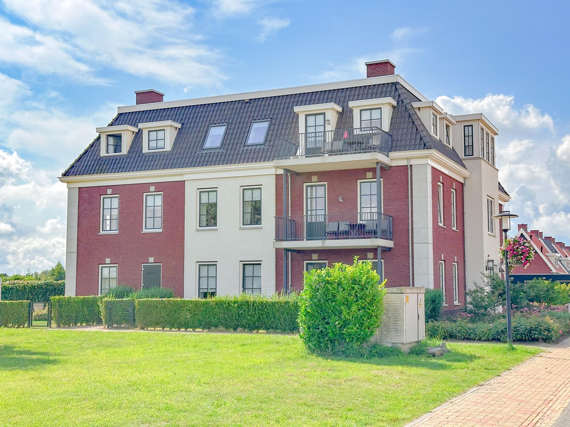 Luxe woning met sauna, spa-bad en strand nabij