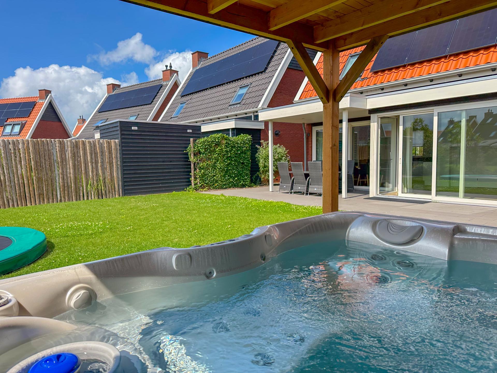 Vrijstaande wellness villa met spa-bad en sauna