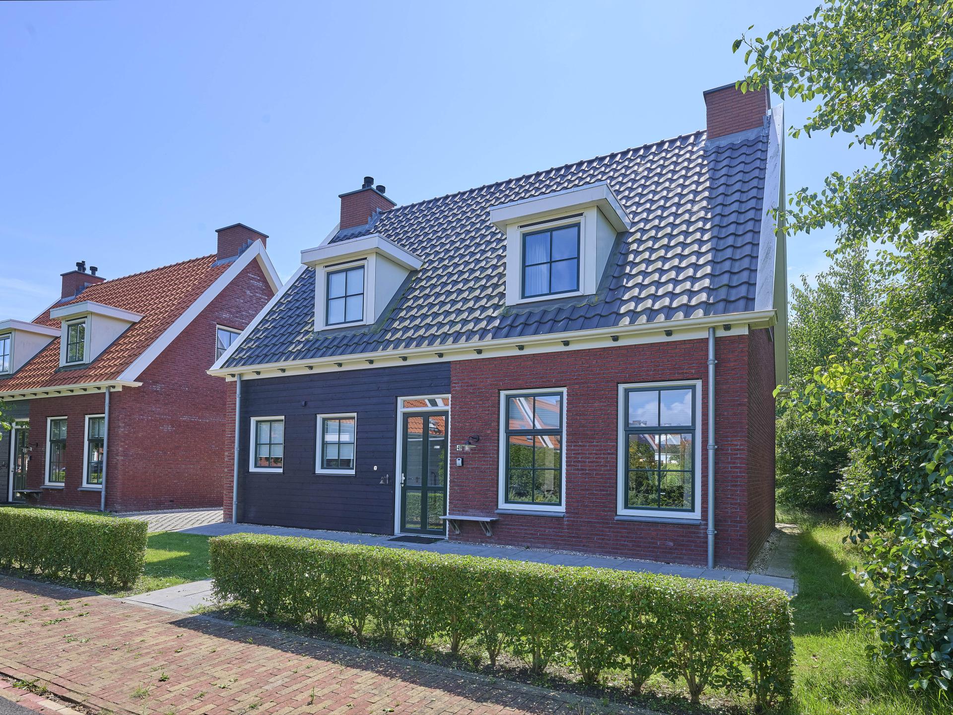Luxe villa met sauna, sunshower en bubbelbad