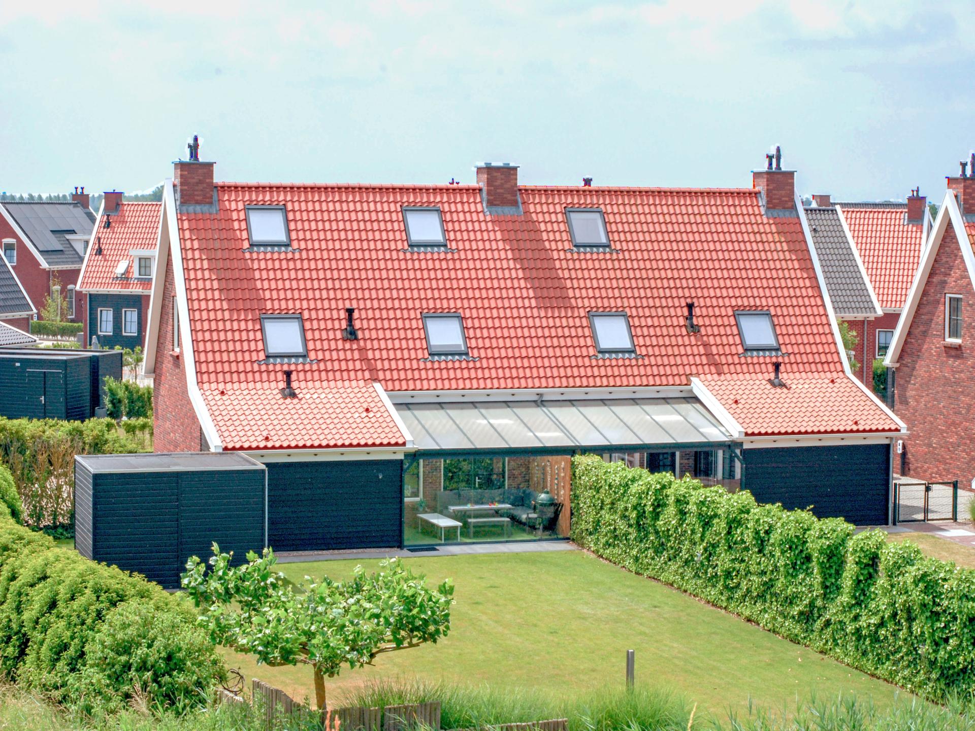 Ruime wellness villa met sauna en tuin nabij zee