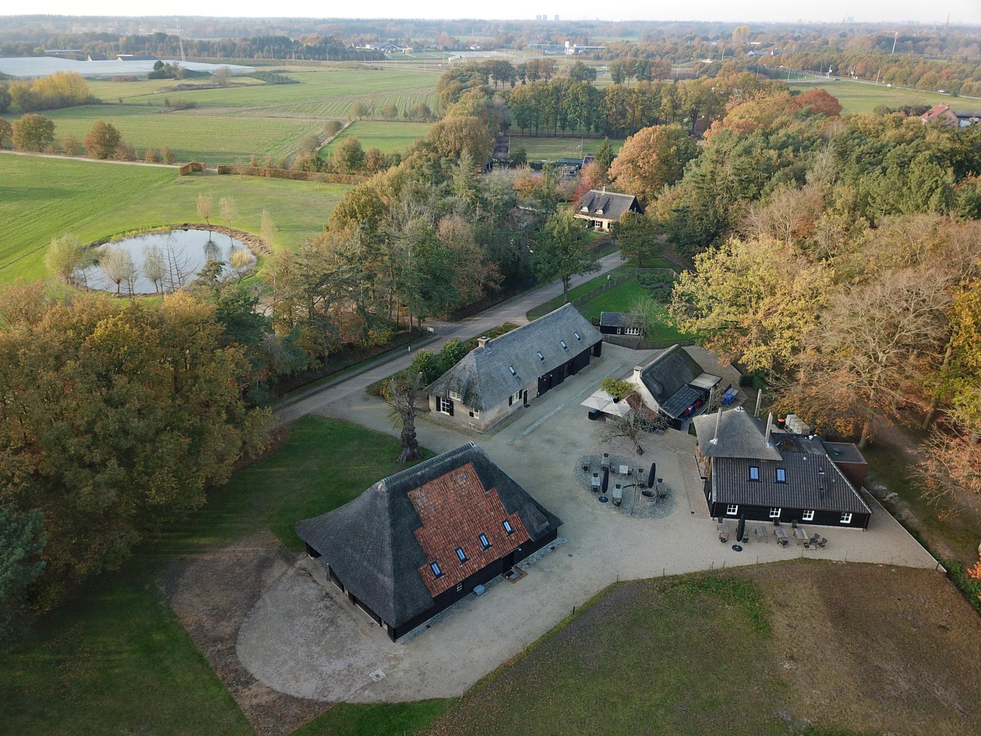 2 luxe accommodaties aan de bosrand