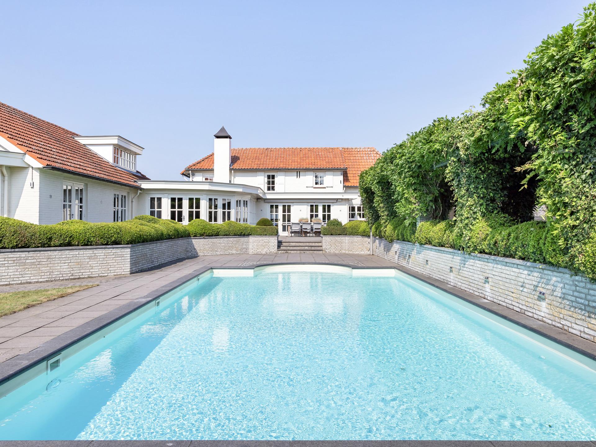 Prachtige villa met zwembad en whirlpool