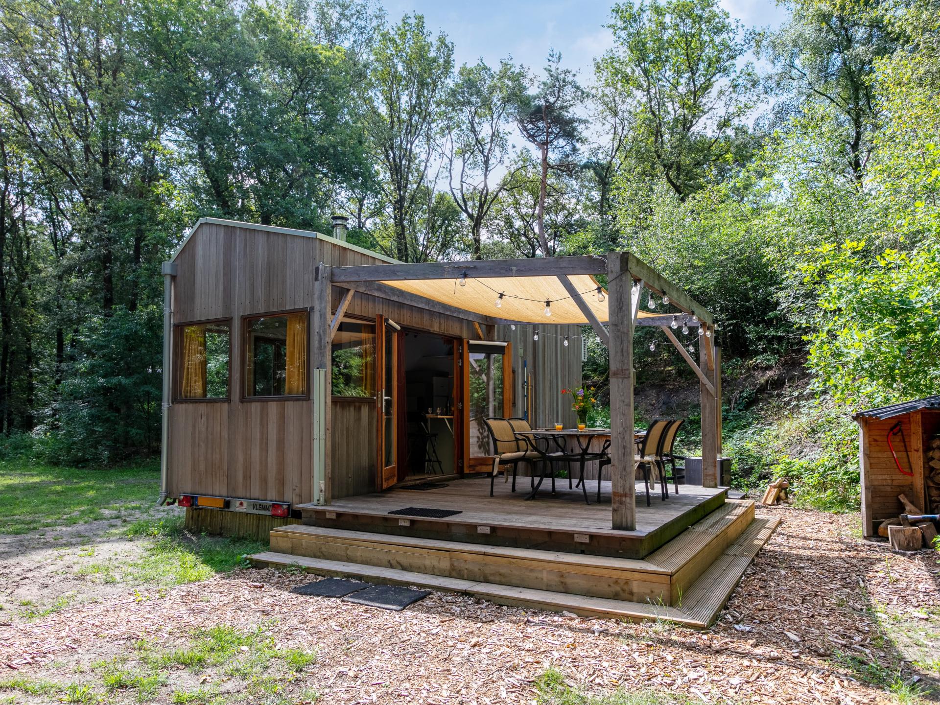 Prachtige Tiny House met hottub midden in het bos