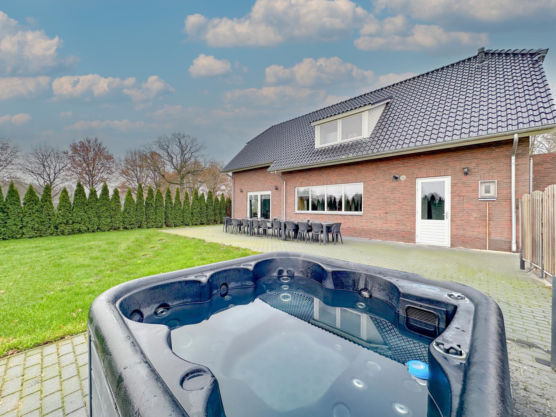 Ideaal familiehuis met spabad en grote tuin 18-p