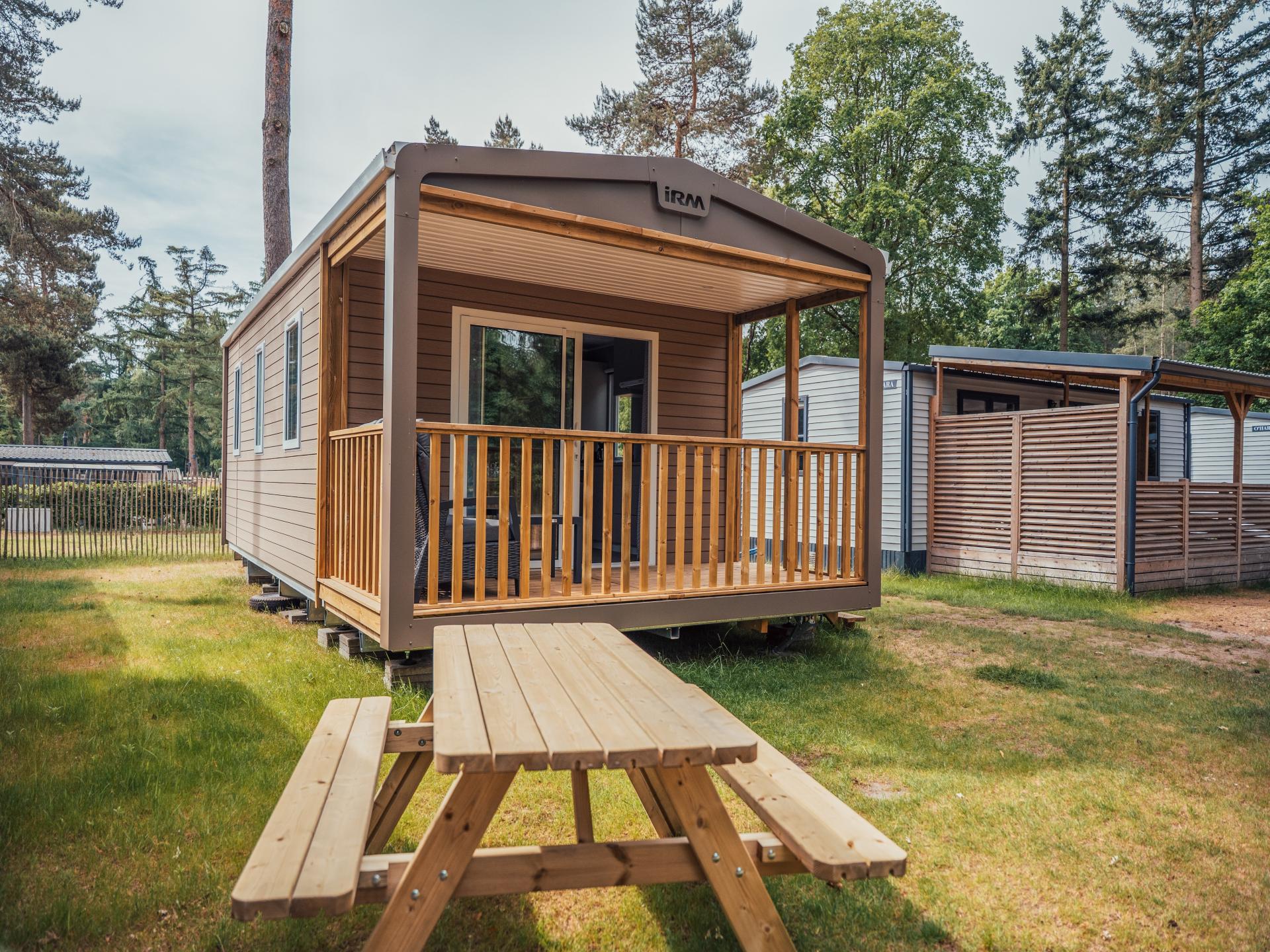 Modern chalet met luxe badkamer en beschut terras