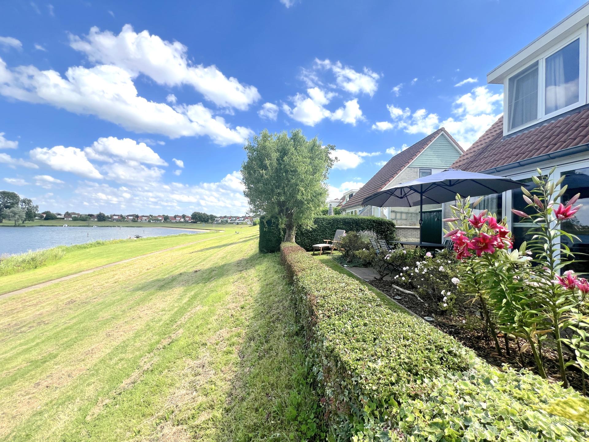 Ruim vakantiehuis aan het water in Stevensweert