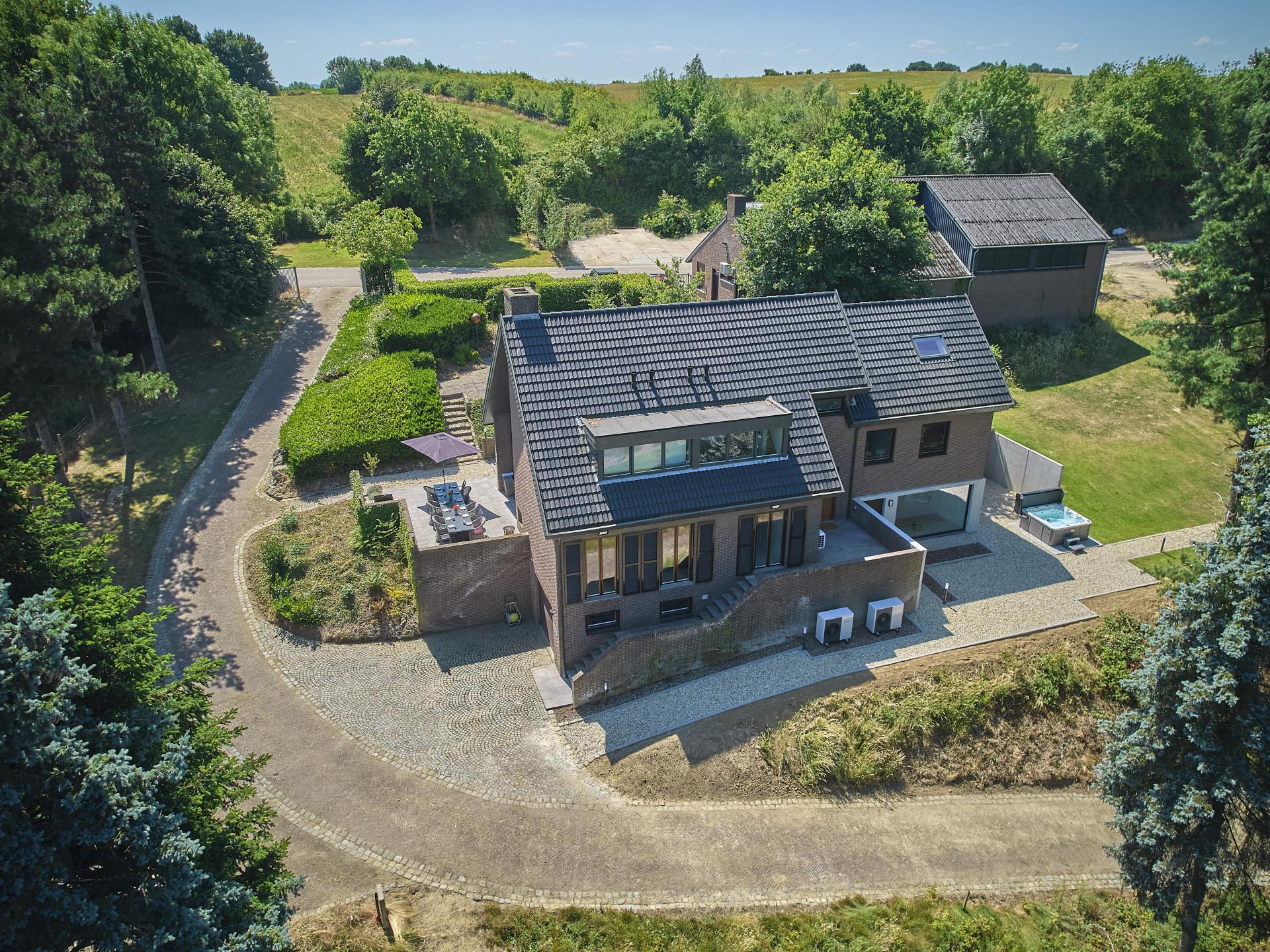 Luxe woning met grote tuin en wellness