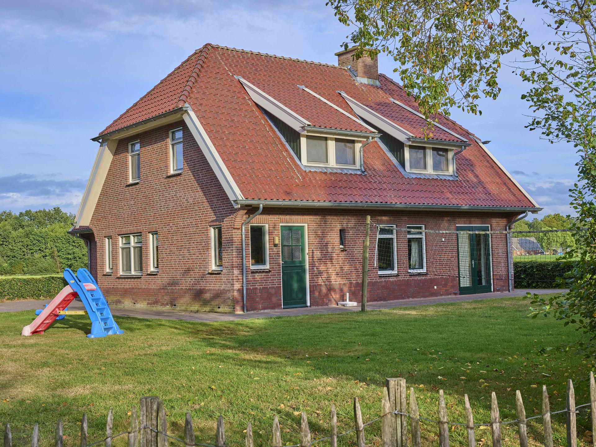 Mooie groepshuis met grote tuin en speelzolder