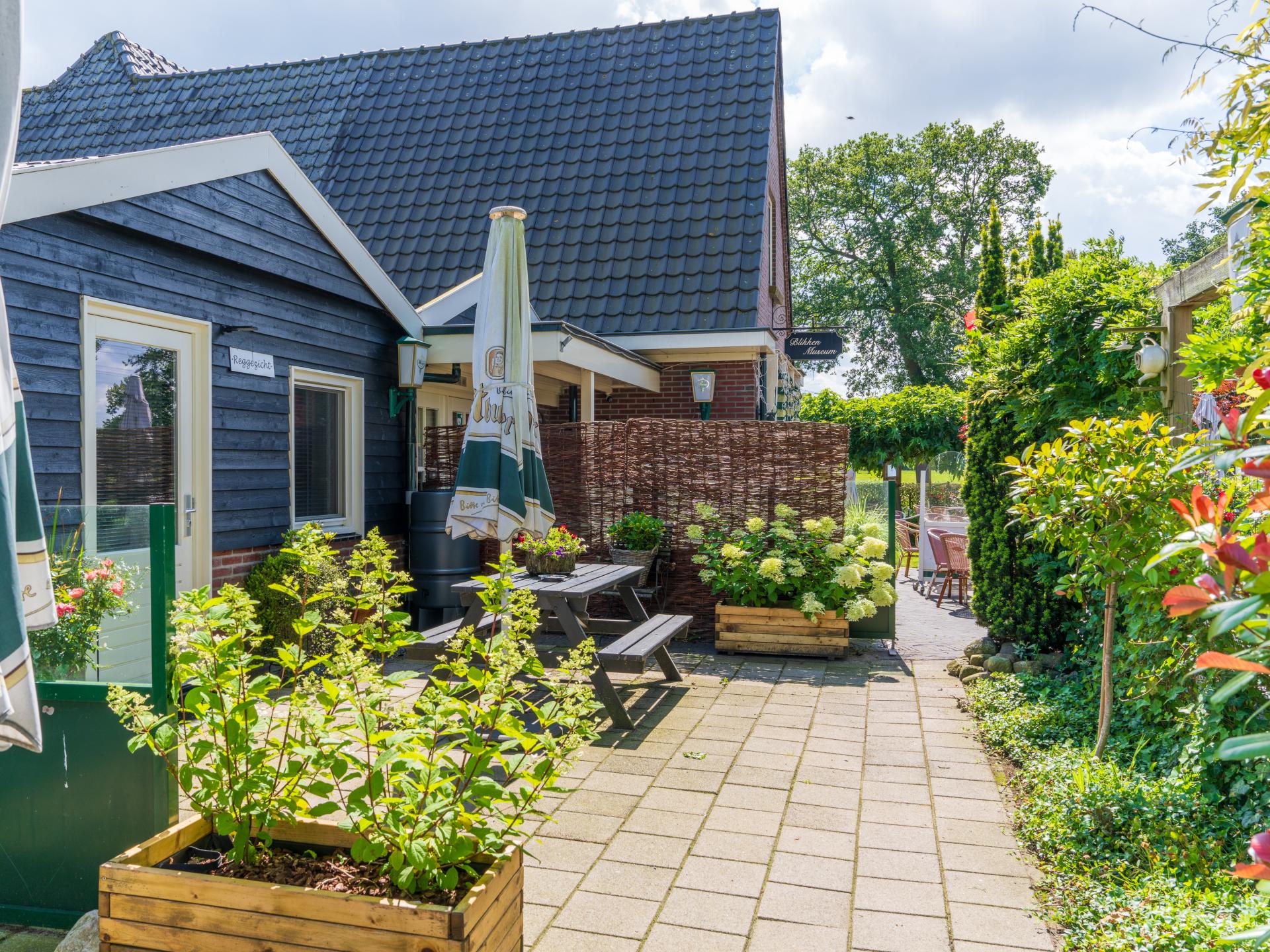 Super plek met enorme tuin