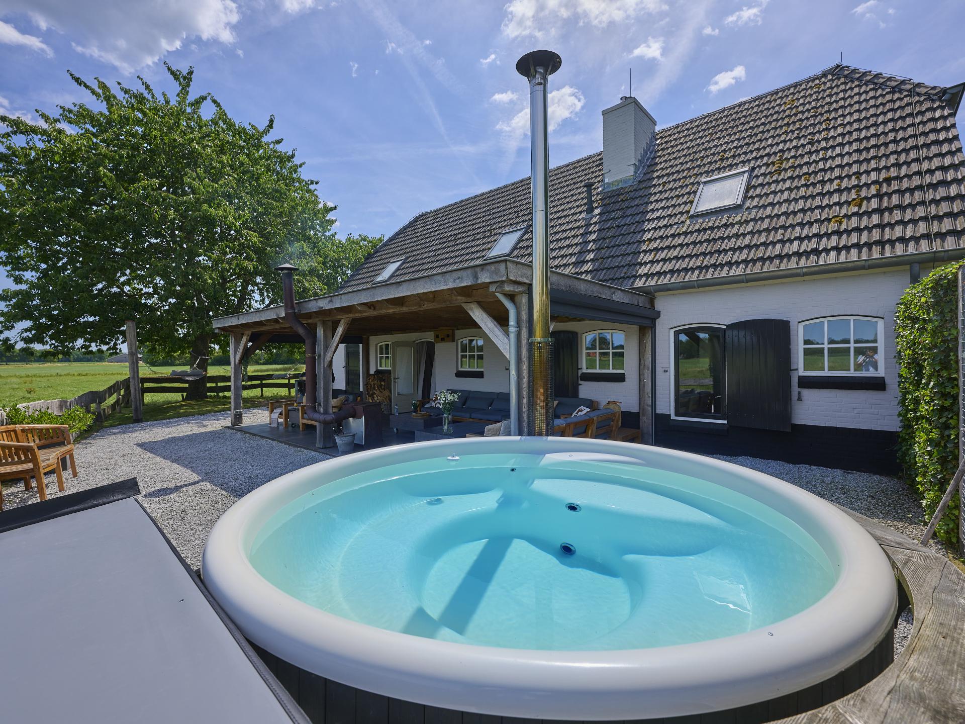 Prachtige wellnessvilla met sauna en hottub