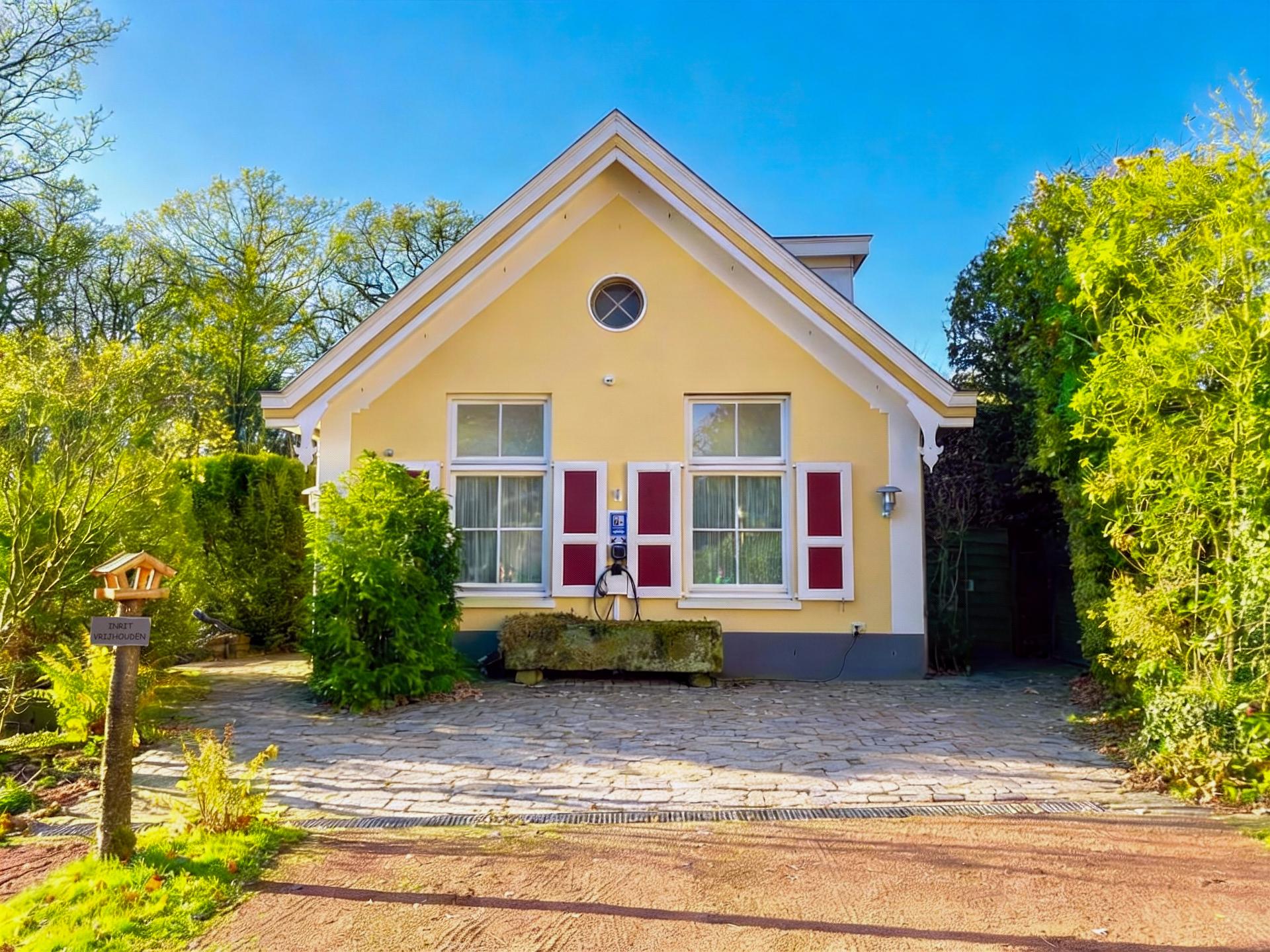 Fijn vakantiehuis met jacuzzi en grote tuin