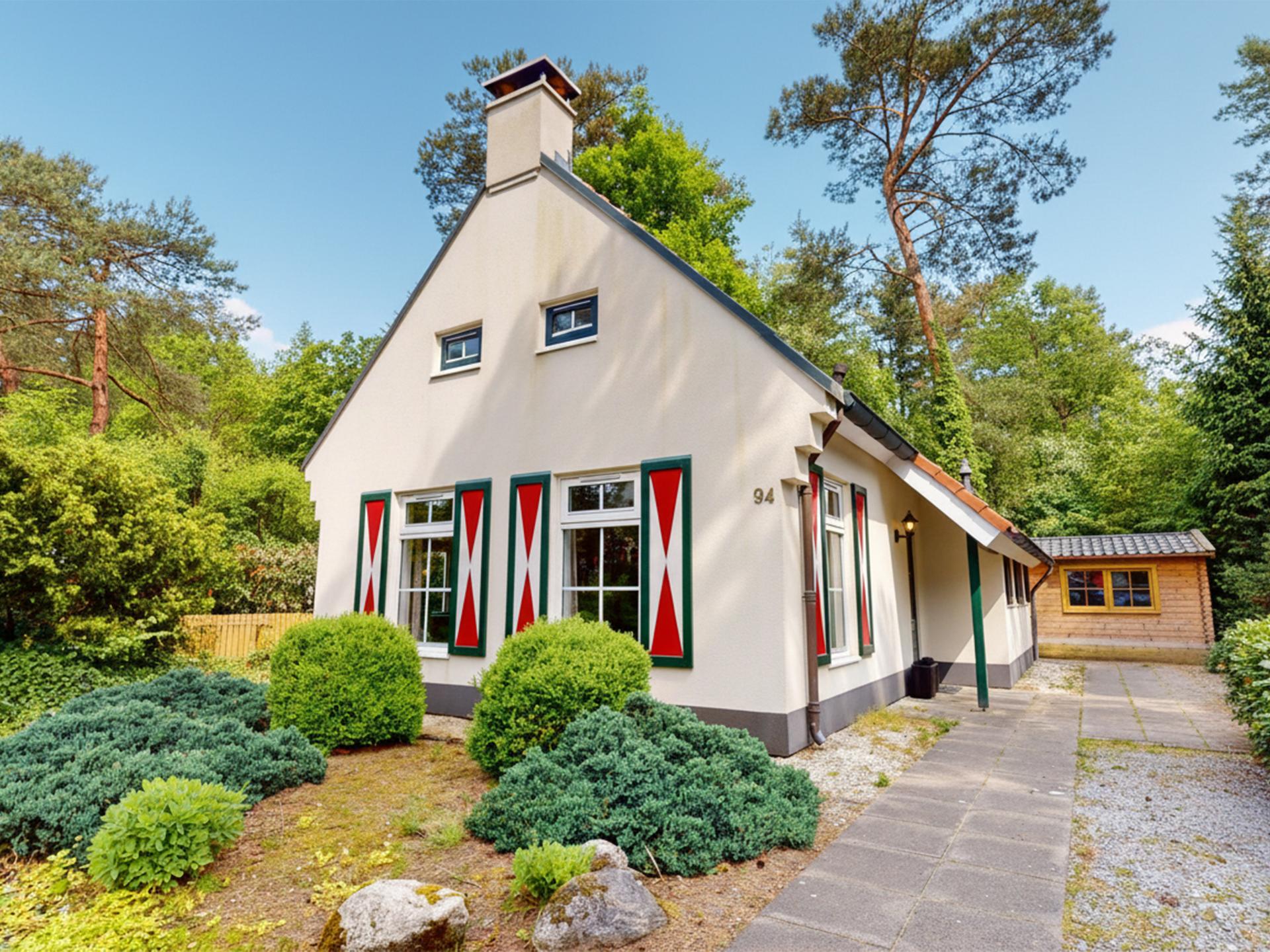 Ruim vakantiehuis direct aan het bos