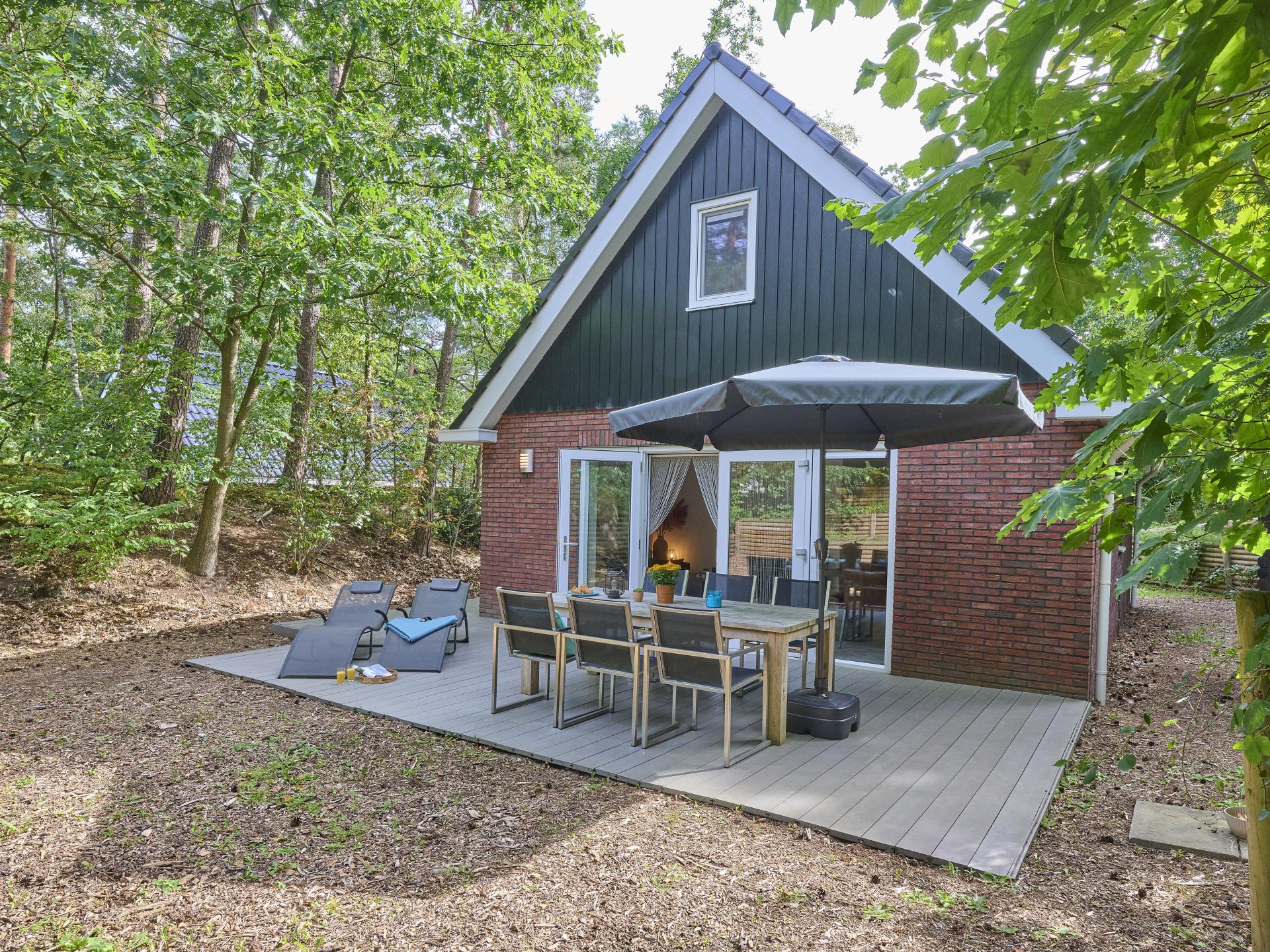 Luxe, modern vakantiehuis op een rustig bospark