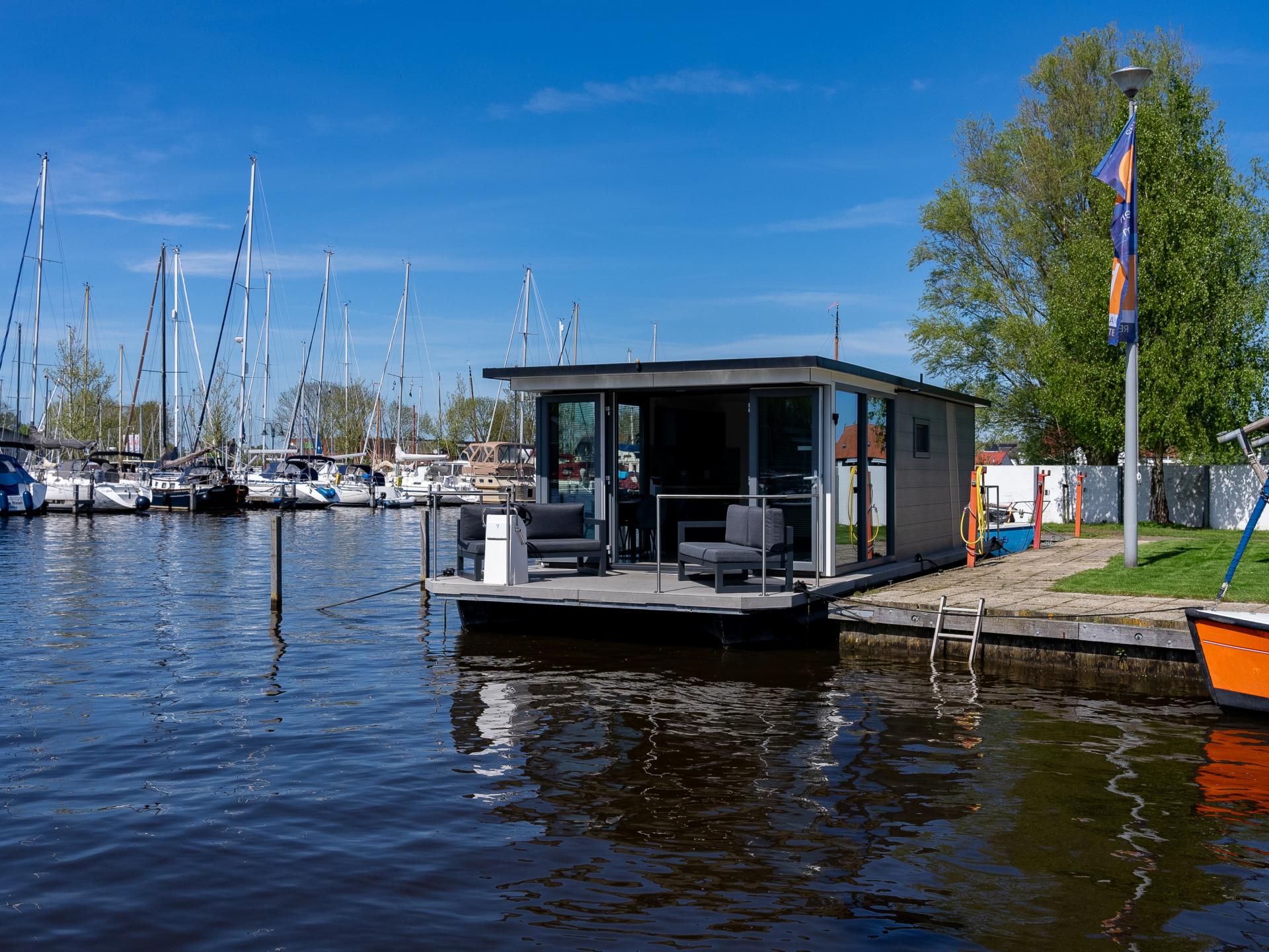 Luxe houseboat op het water